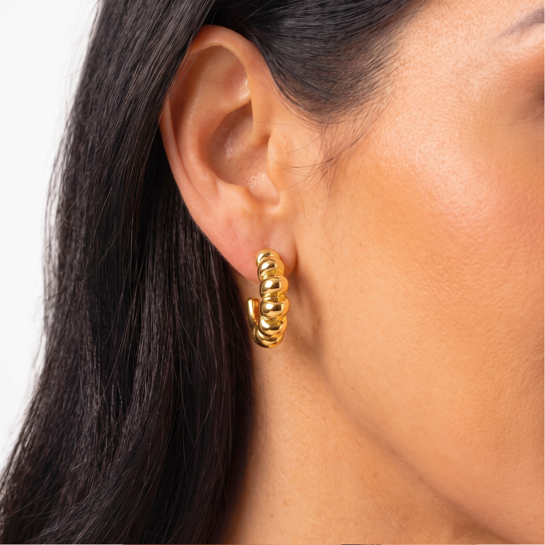 Ribbed C-Hoop Earrings