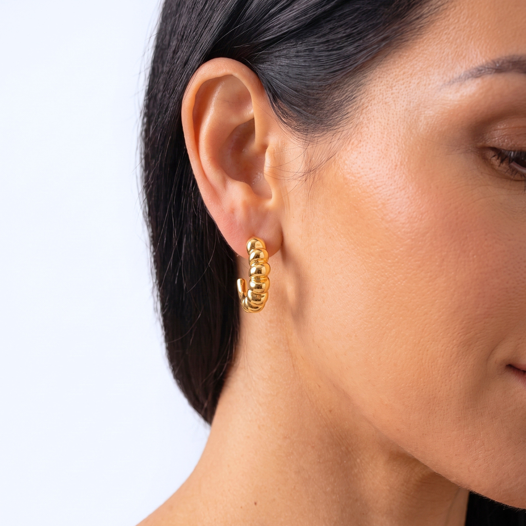 Ribbed C-Hoop Earrings