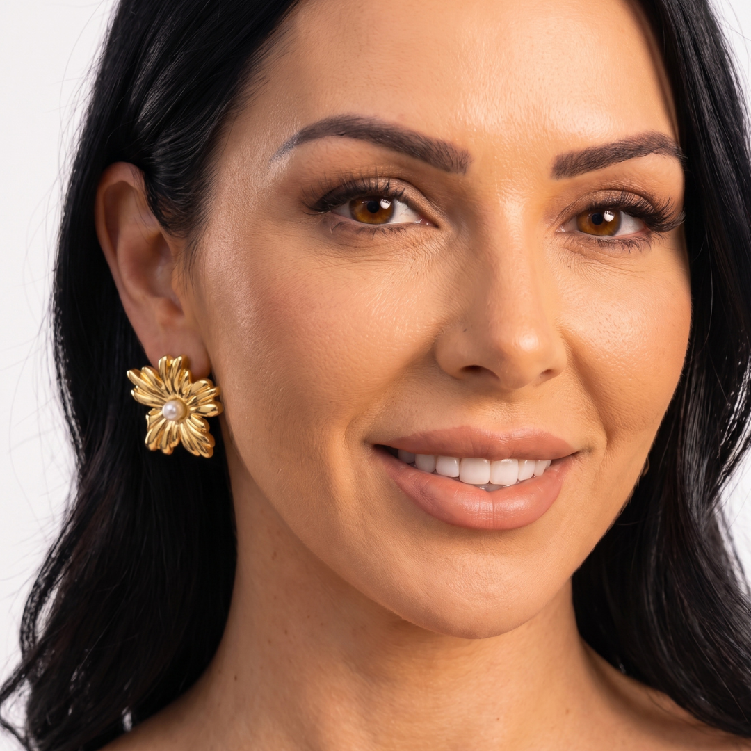 Pearl Daisy Stud Earrings