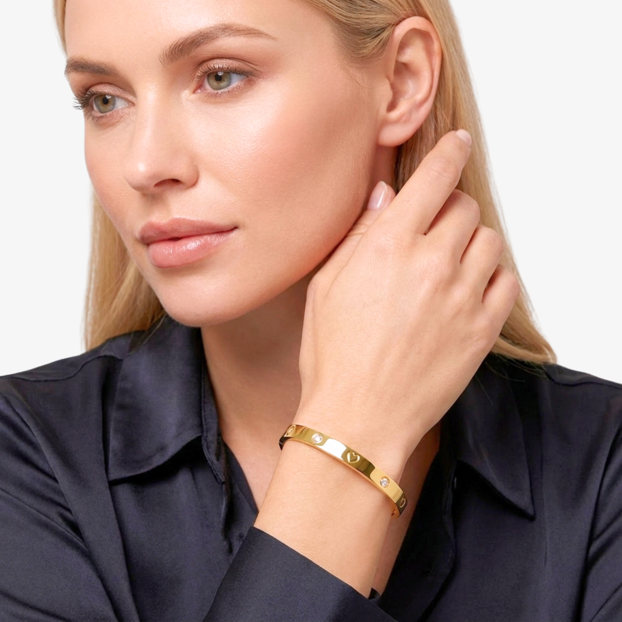 Crystal Heart Station Bangle